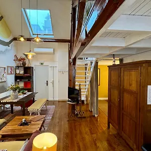 https://studios-with-mezzanine-rua-da-moeda.hotels-lisbon-portugal.com